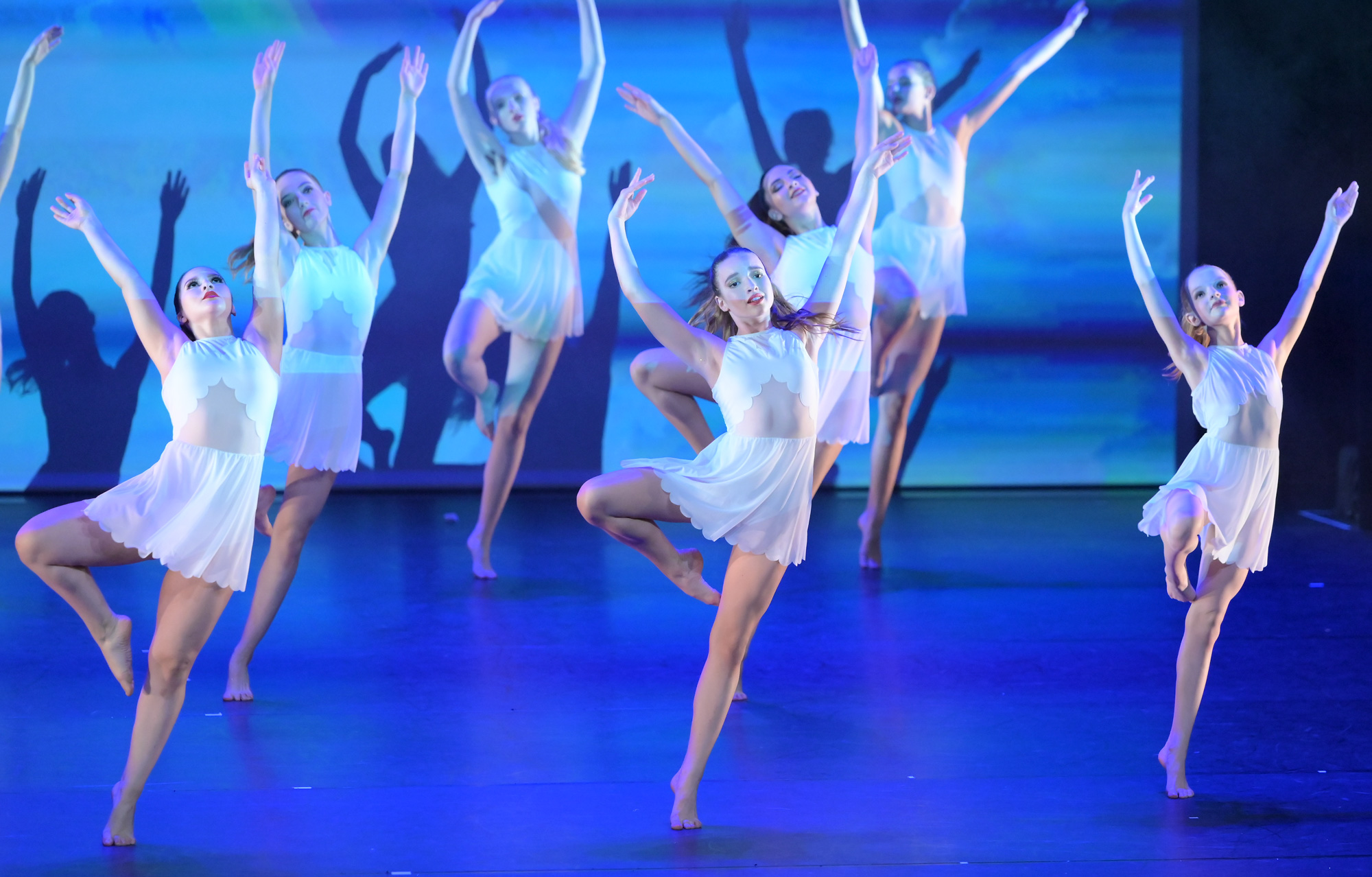 Ballet Academy Luzern: Jazz & Modern Class, Students performing